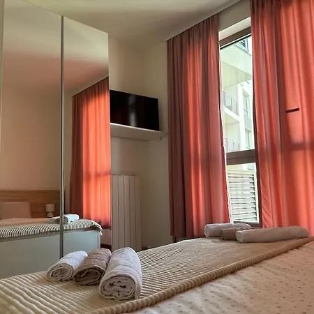 Apartment Waterfront, Tower View *